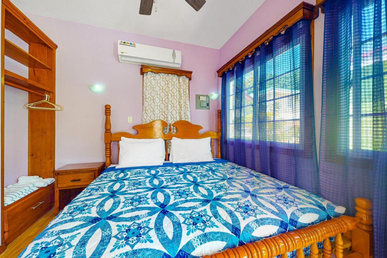 Bella At Hummingbird Estate Gold Standard Certified Hotel Dangriga Exterior photo